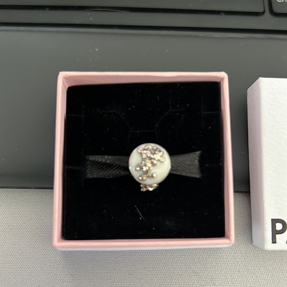 Pandora Minnie and mouse charm - Picture 6 of 6